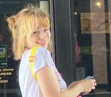 Chibi gif of Paanqake with puppy dog ears, a peace sign, and a blep with some animated sparkles.